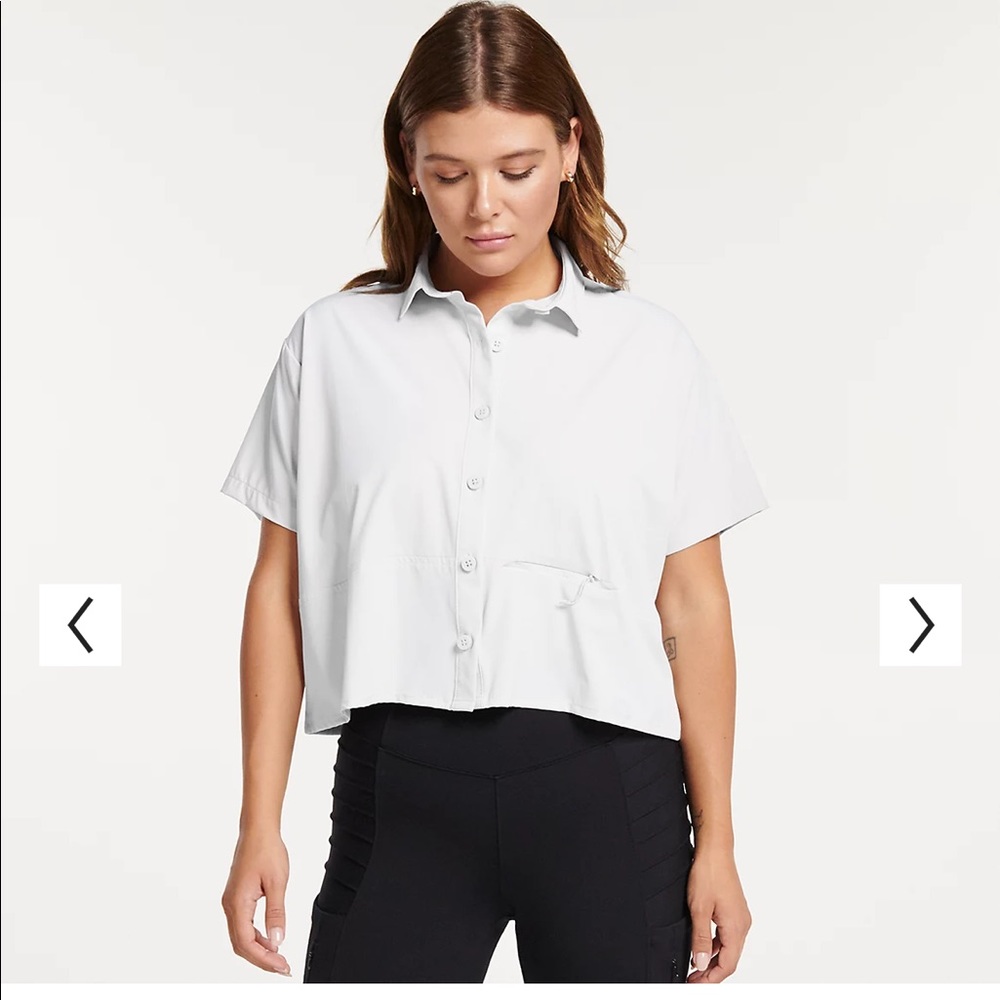 Brand new Women's FLX Collared Woven Crop Shirt sz med
